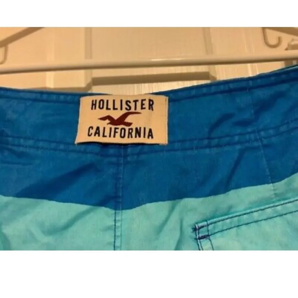 Hollister size small